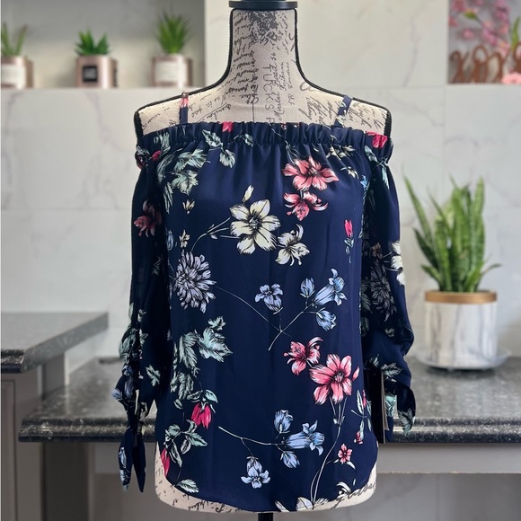 NWT - Floral print blouse, off-the-shoulder with adjustable straps. - Picture 1 of 5